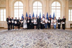 Prejemniki listin o častnem pokroviteljstvu (Foto Nebojša Tejić, STA)-1800